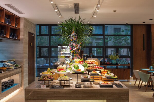 Daily buffet breakfast (CNY 88 per person) - SSAW Boutique Shanghai South Xuhui RiYueGuang (Shanghai)