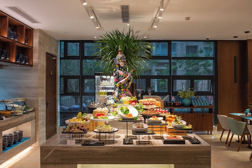 SSAW Boutique Shanghai South Xuhui RiYueGuang