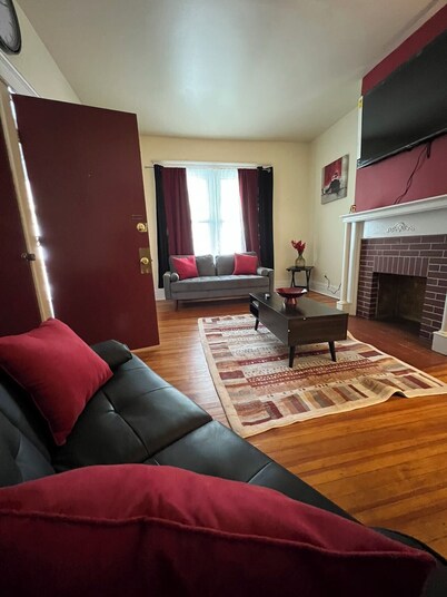 Charming 1-bedroom apartment with AC, WiFi in welcoming Albany