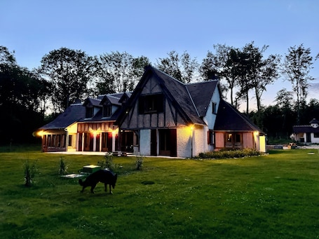 Exterior. Gîte l'orée de Clénord