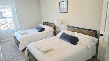 4 slaapkamers, reisbedje, gratis wifi, beddengoed