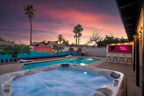 Pool - The Palms Cabana | Pool, Hot Tub, Bocce & PuttPutt (Scottsdale)