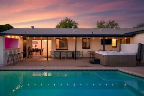 Pool - The Palms Cabana | Pool, Hot Tub, Bocce & PuttPutt (Scottsdale)