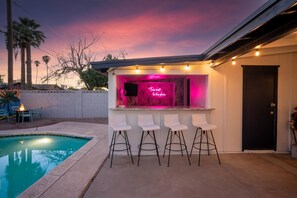 Pool - The Palms Cabana | Pool, Hot Tub, Bocce & PuttPutt (Scottsdale)