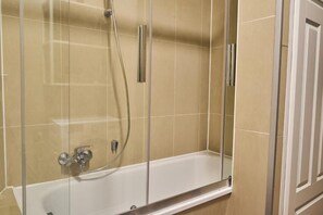 Hårtørrer, håndklæder, Sæbe, Shampoo
