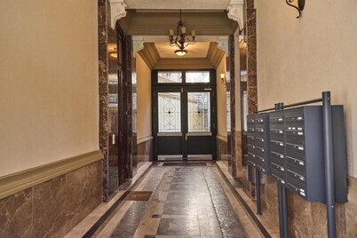 Lux central studio apartment