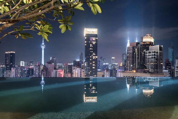 Outdoor pool - NaiBnB @ Axon Bukit Bintang (Kuala Lumpur)