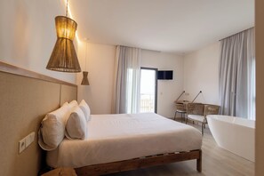 Studiosvit Junior - viss havsutsikt | Värdeförvaringsskåp på rummet, skrivbord och arbetsyta för laptop