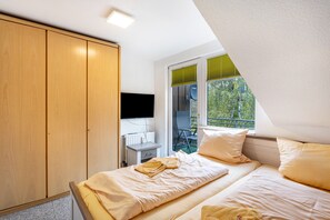 1 bedroom, free WiFi, bed sheets - Apartment 'Gästehaus Kurpark Wohnung Typ 19' with Balcony and Wi-Fi (Willingen (Upland))