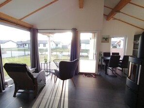 Interior - Holiday Home 'Ferienhaus Nordwind G3 Premium' with Private Terrace, Private Garden and Wi-Fi (Butjadingen-Eckwarderhörne)