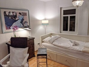 1 soverom, strykejern/-brett, wi-fi (inkludert) og sengetøy
