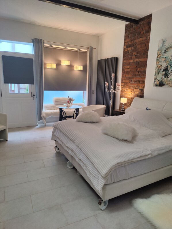 1 bedroom, iron/ironing board, free WiFi, bed sheets - Studio Apartment 'Loft 30 Qm' with Shared Terrace and Wi-Fi (Oberursel)