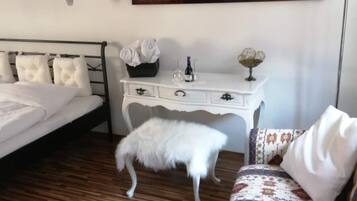 1 Schlafzimmer, Bügeleisen/Bügelbrett, kostenloses WLAN, Bettwäsche