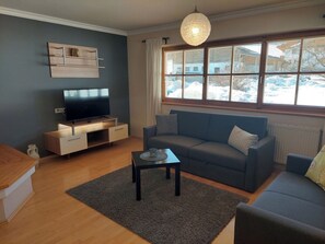 Televisión, chimenea y tenis de mesa 