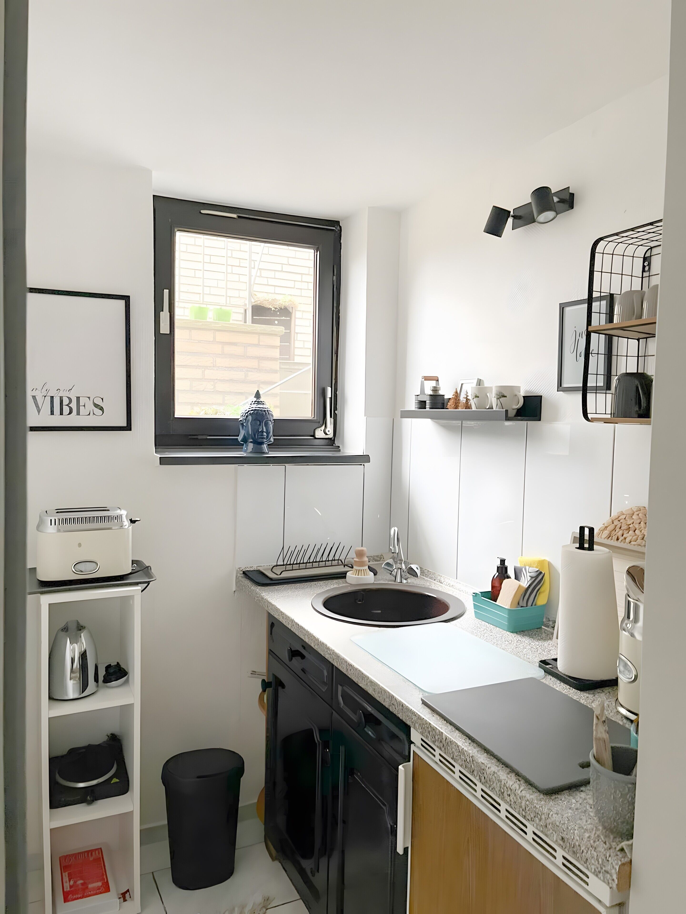 Fridge, coffee/tea maker, electric kettle, toaster