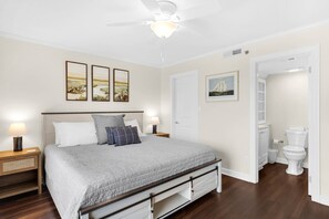 3 bedrooms, free WiFi - Renovated 9th-Floor Luxury Condo w/ Spacious Balcony, FREE Beach Service & $300 Fun! (Panama City Beach)