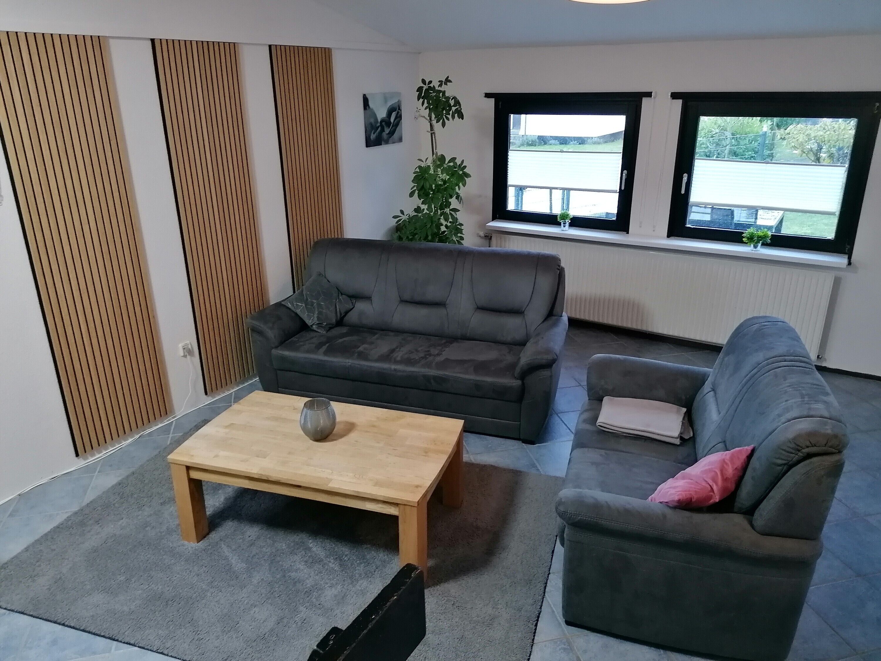 Fernseher, Tischtennisplatte