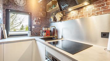 冰箱、微波炉、烤箱、炉灶