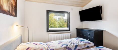 2 bedrooms, free WiFi, bed sheets