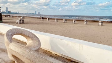 靠近海滩、沙滩毛巾