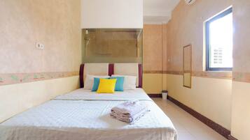 Deluxe Double Room | Desk, free WiFi, bed sheets