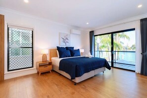 7 bedrooms, iron/ironing board, travel cot, WiFi