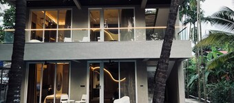 Waves By Jumbo Holidayz