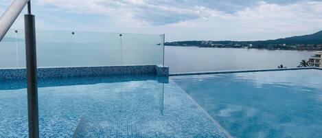 Piscine extérieure, piscine chauffée