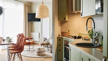 Cottage | Private kitchen | Highchair