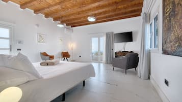 1 bedroom, in-room safe, iron/ironing board, free WiFi