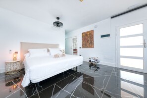 1 bedroom, in-room safe, iron/ironing board, free WiFi