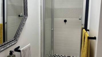 Apartment, 1 Bedroom | Bathroom