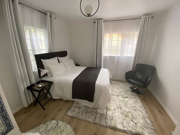 Charming Executive Studio, Solar Power, Wifi - Johannesburg