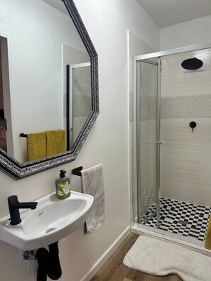 Apartment, 1 Schlafzimmer | Badezimmer