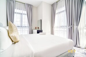Familie appartement, uitzicht op de stad | 2 slaapkamers, een kluis op de kamer, verduisterende gordijnen