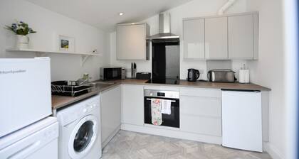 Hunters Link Mid Terraced Cottage