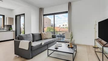 Apartment, 3 Bedrooms, Balcony, City View | Room amenity
