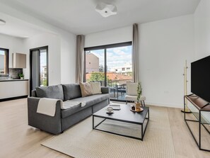 Apartment, 3 Bedrooms, Balcony, City View | Room amenity