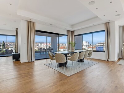 Sanders Crystal 2 Limassol