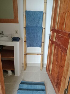 Bathroom - Dadus homestay (Ungasan)