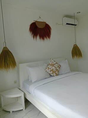 Desk, laptop workspace, free WiFi - Dadus homestay (Ungasan)