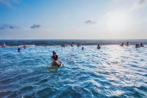 Yijia International Hotel