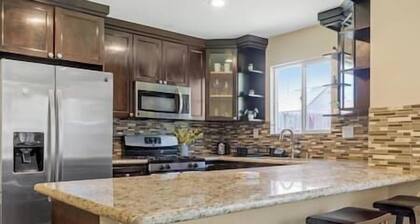 Spacious Daygo Lux Estates l 10 Mins from Downtown
