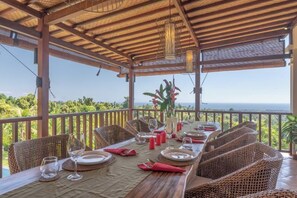 Tempat makan outdoor