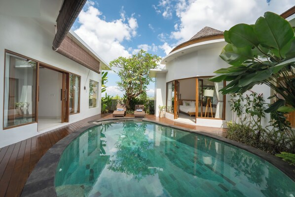 Superior Villa, 4 Bedrooms, Private Pool | Garden view - Floro Villa Canggu by Dhananjaya Hospitality (Munggu)