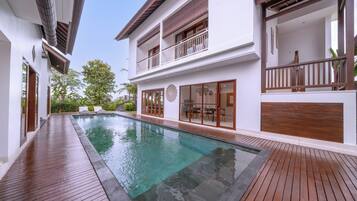 Vila Mewah, 5 kamar tidur, kolam renang pribadi | Seprai premium, busa memori, meja kerja, dan ruang kerja ramah laptop