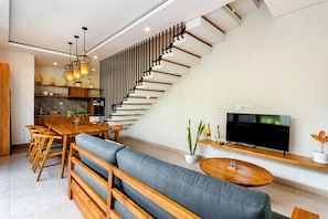 Deluxe Villa, 3 Bedrooms, Private Pool | Living room | 32-inch flat-screen TV with satellite channels - Floro Villa Canggu by Dhananjaya Hospitality (Munggu)