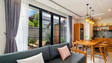 Deluxe Villa, 3 Bedrooms, Private Pool | Living room | 32-inch flat-screen TV with satellite channels