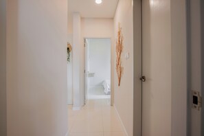 Deluxe Apartment, 2 Bedrooms, City View | Living area