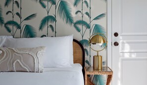 Deluxe Suite | Desk, laptop workspace, iron/ironing board, free WiFi - The Historic Wailuku Inn (Wailuku)
